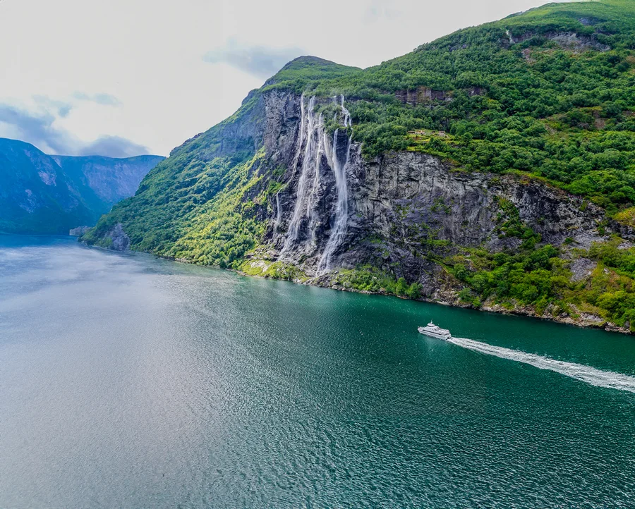 Geirangerfjord & Waterfall Scenery